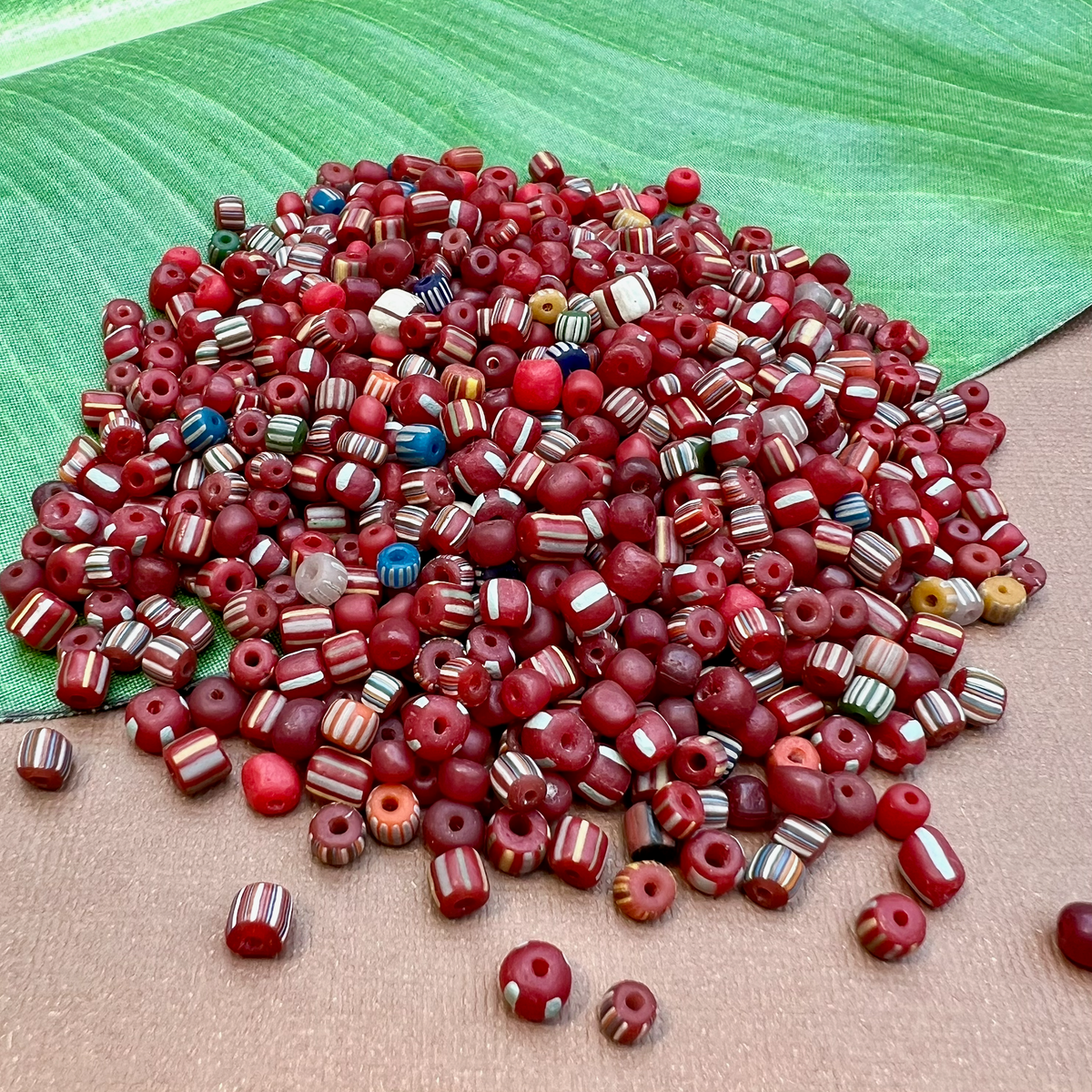 Java Glass - Rose are Red Mix – Bead Goes On
