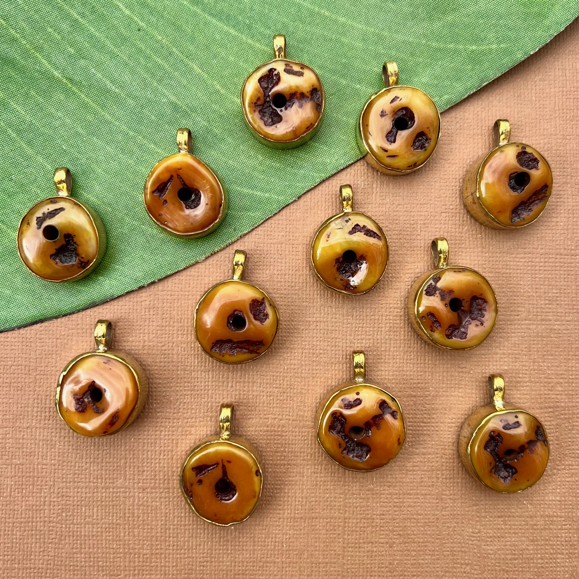 Amber 20mm Pendants - 1 Piece