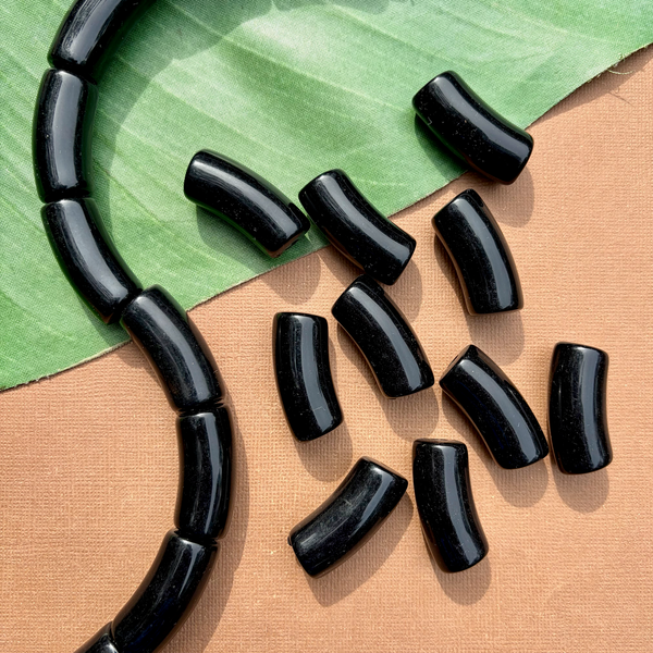 Curved Black Elbows - 25 Pieces