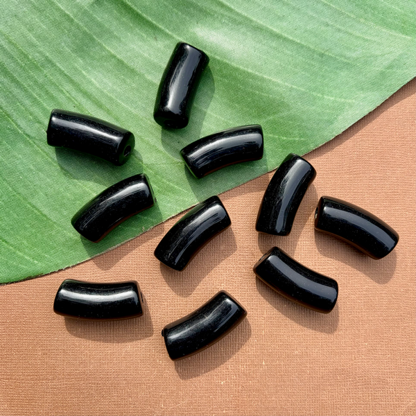 Curved Black Elbows - 25 Pieces