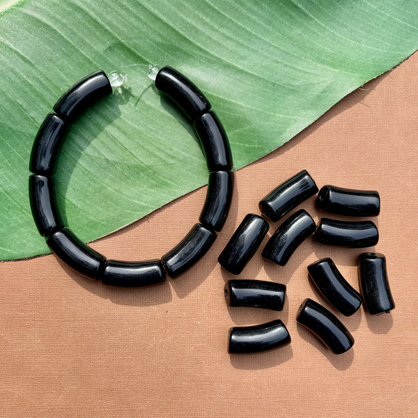 Curved Black Elbows - 25 Pieces
