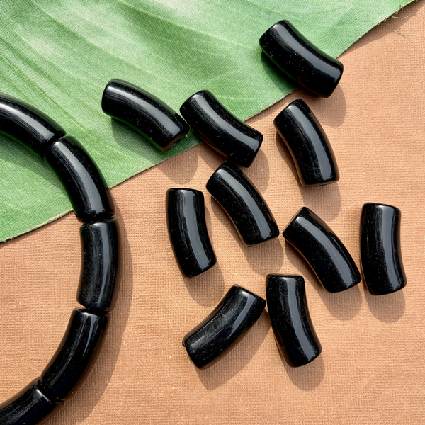 Curved Black Elbows - 25 Pieces
