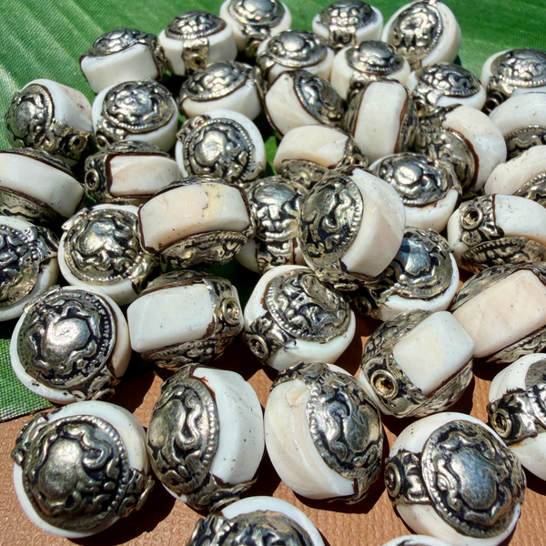 Conch & White Metal Coin Beads