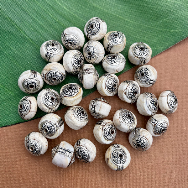 Conch & White Metal Wheel Beads