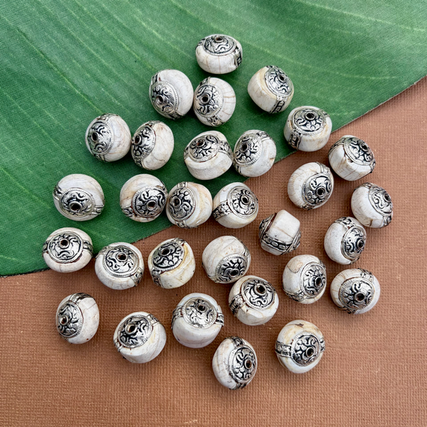Conch & White Metal Wheel Beads