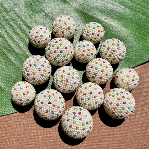 Cream Spring Polka Dots (Size 15) Beaded Beads