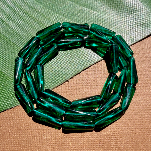 Emerald Twisted Triangle Beads - 30 Pieces