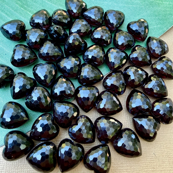 Faceted 16mm Black Hearts - 95 Pieces