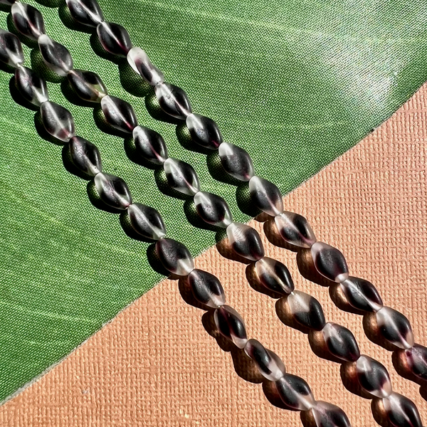 Purple & Clear Matte Twisted Diamond Beads - 50 Pieces