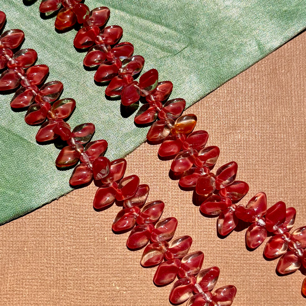 Red Glass Twisted Drop - 100 Pieces