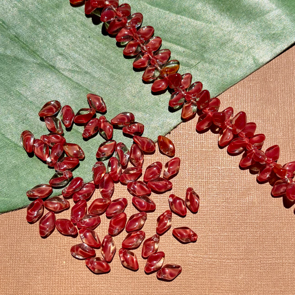 Red Glass Twisted Drop - 100 Pieces