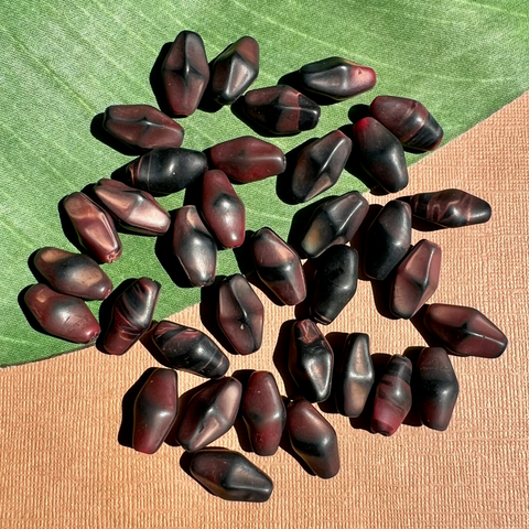 Red & Black Rhombus Beads - 25 Pieces