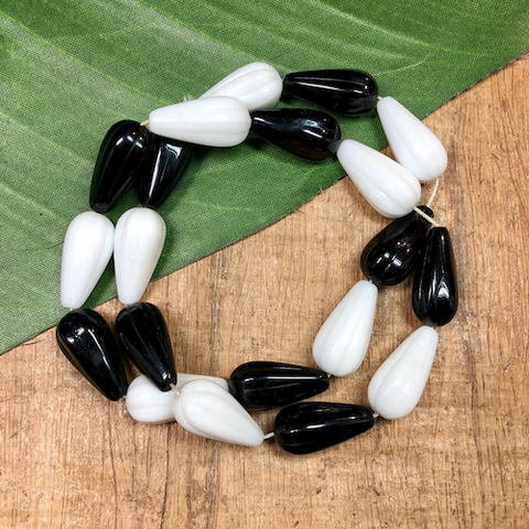 Black and White Fluted Drop Beads - 20 Pieces